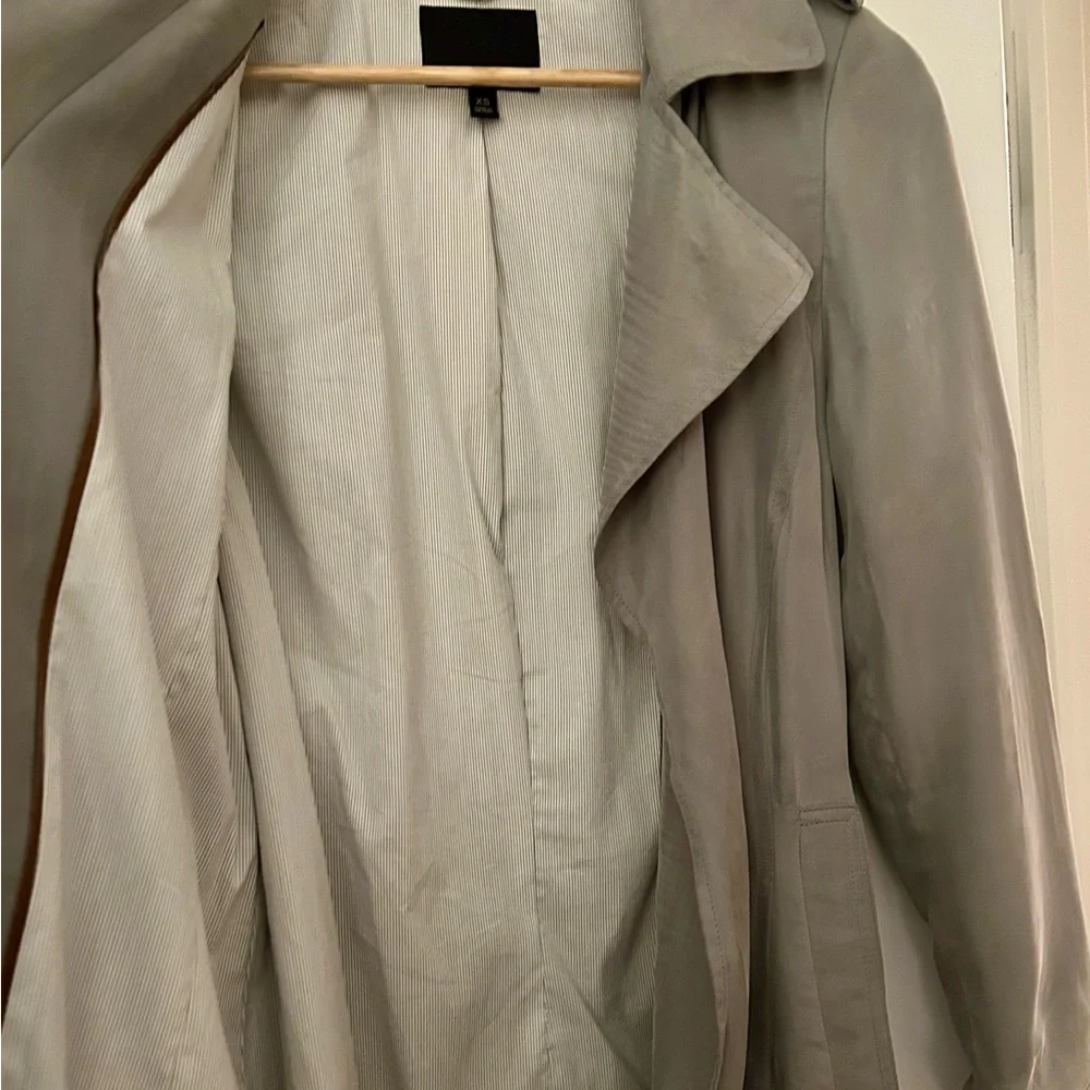 Banana Republic Lightweight Trench in sage green, XS, great condition. - Picture 8 of 16